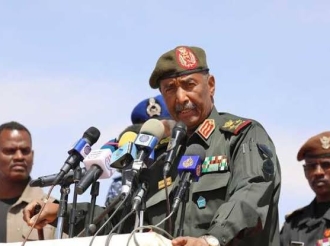 حكومة السودان تمدد فتح معبر "أدري" لإيصال المساعدات